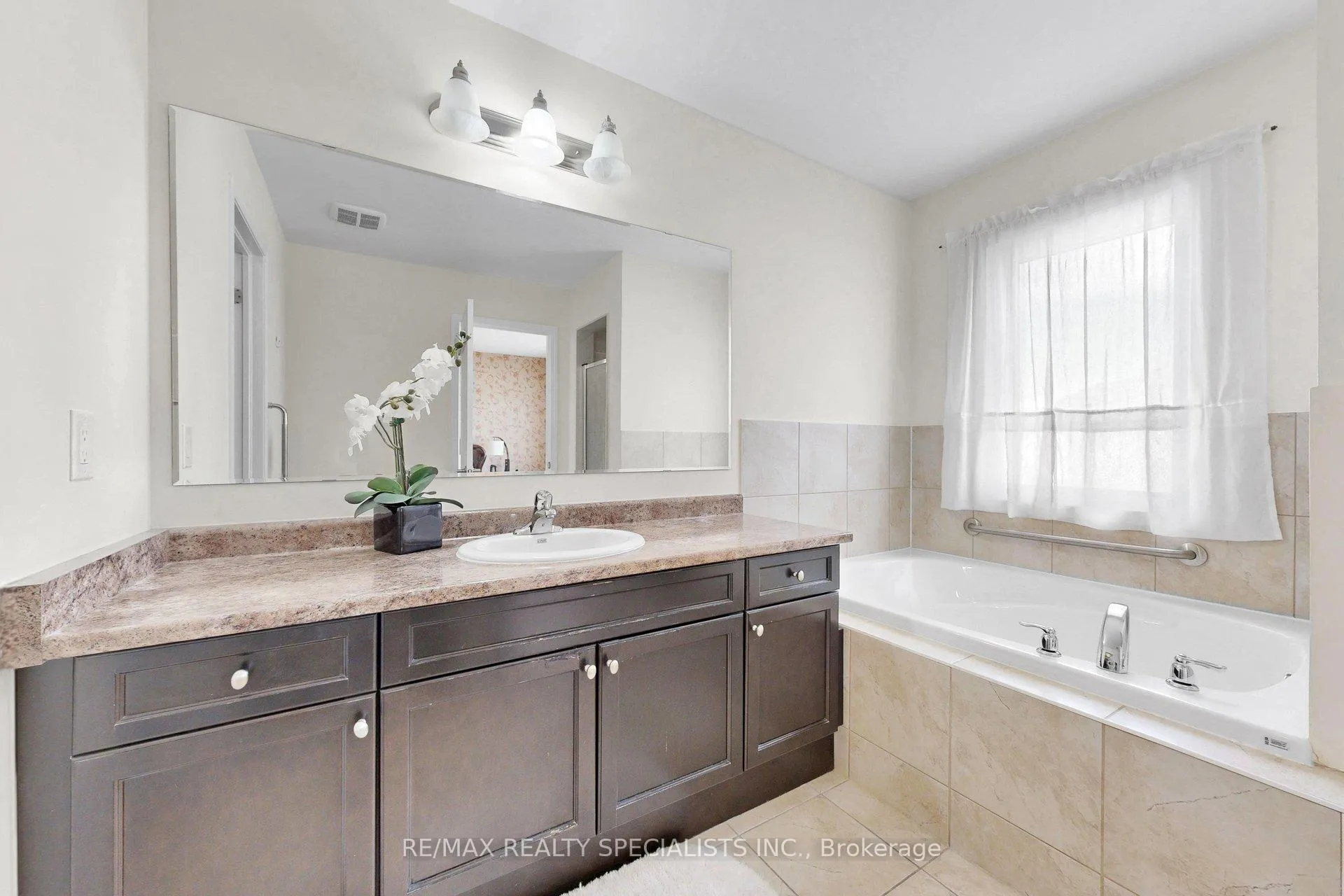 Photo 25 of 17 Leblanc Crescent, Brampton, Northwest Brampton — HOMEH