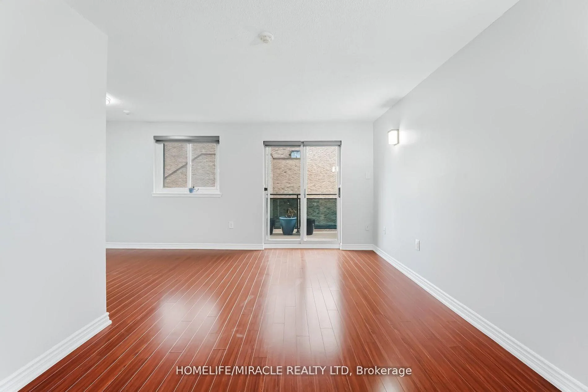 Photo 6 of Unit 103, 140 Ling Road, Scarborough, West Hill — HOMEH