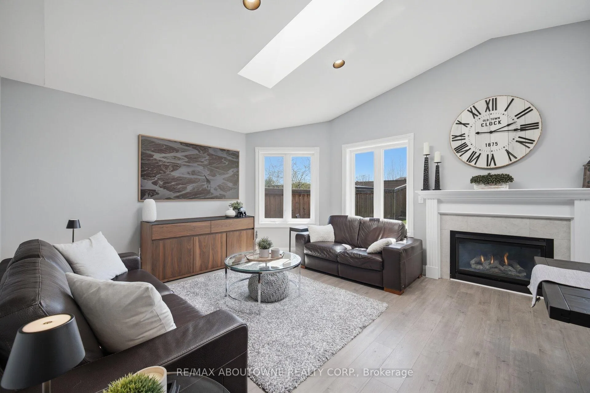Photo 18 of 44 Banington Crescent, Brampton, Snelgrove — HOMEH