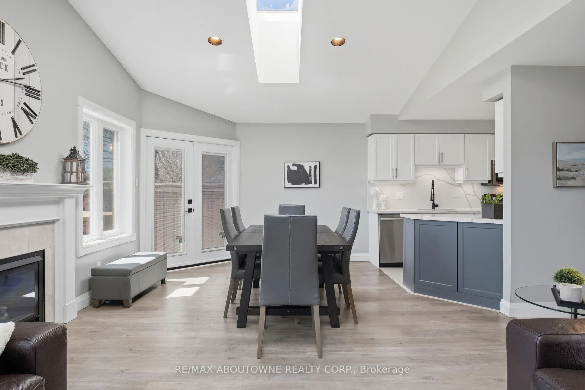 Photo 20 of 44 Banington Crescent, Brampton, Snelgrove — HOMEH