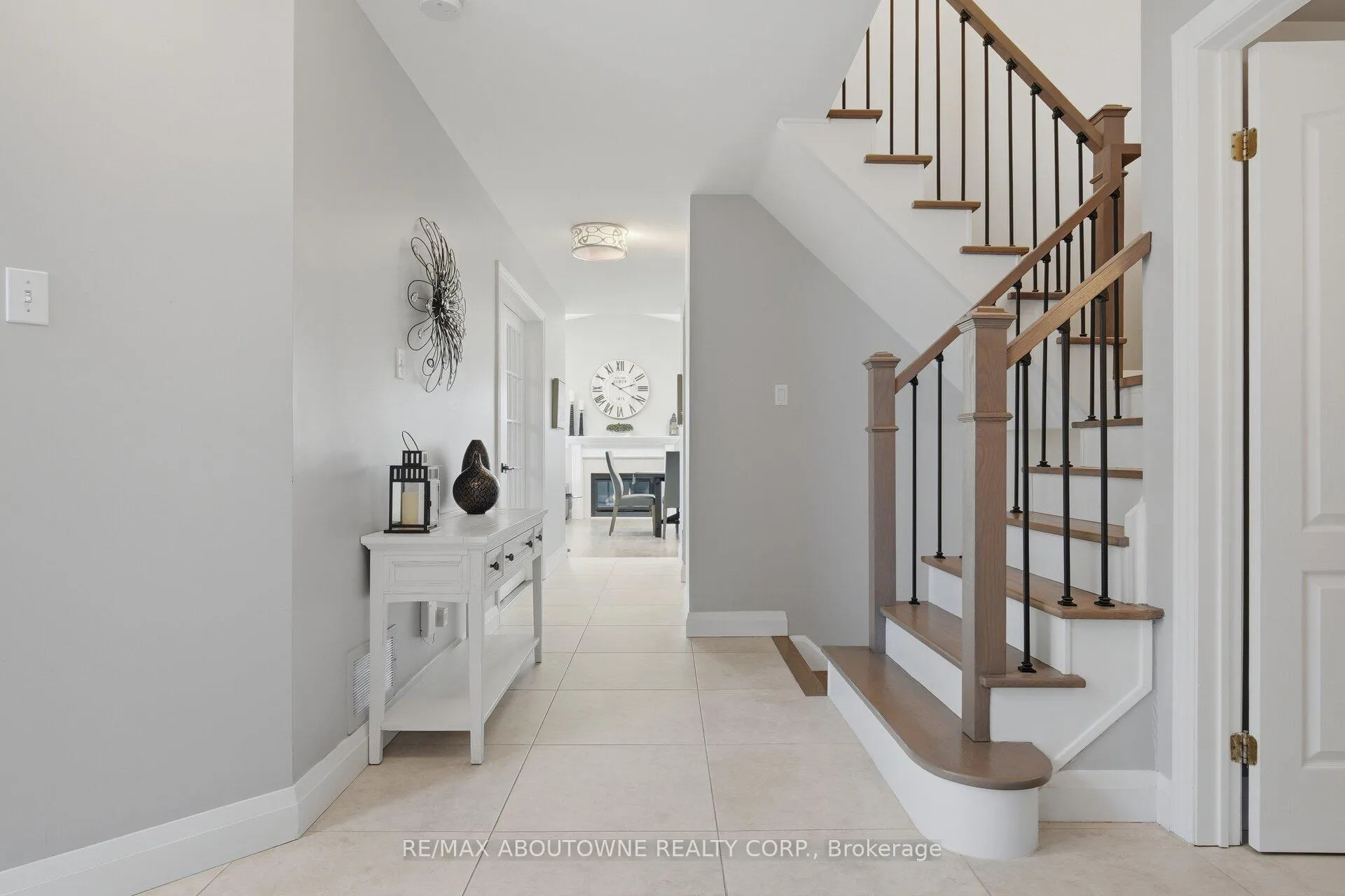 Photo 24 of 44 Banington Crescent, Brampton, Snelgrove — HOMEH