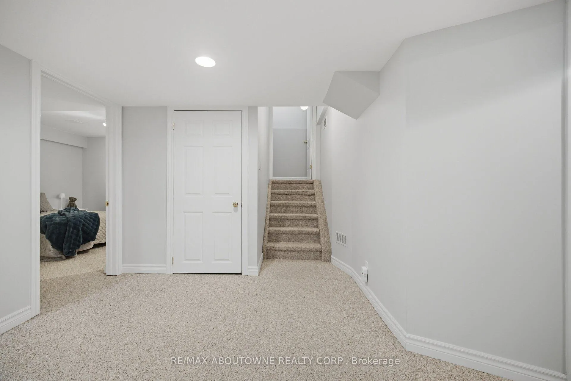 Photo 37 of 44 Banington Crescent, Brampton, Snelgrove — HOMEH