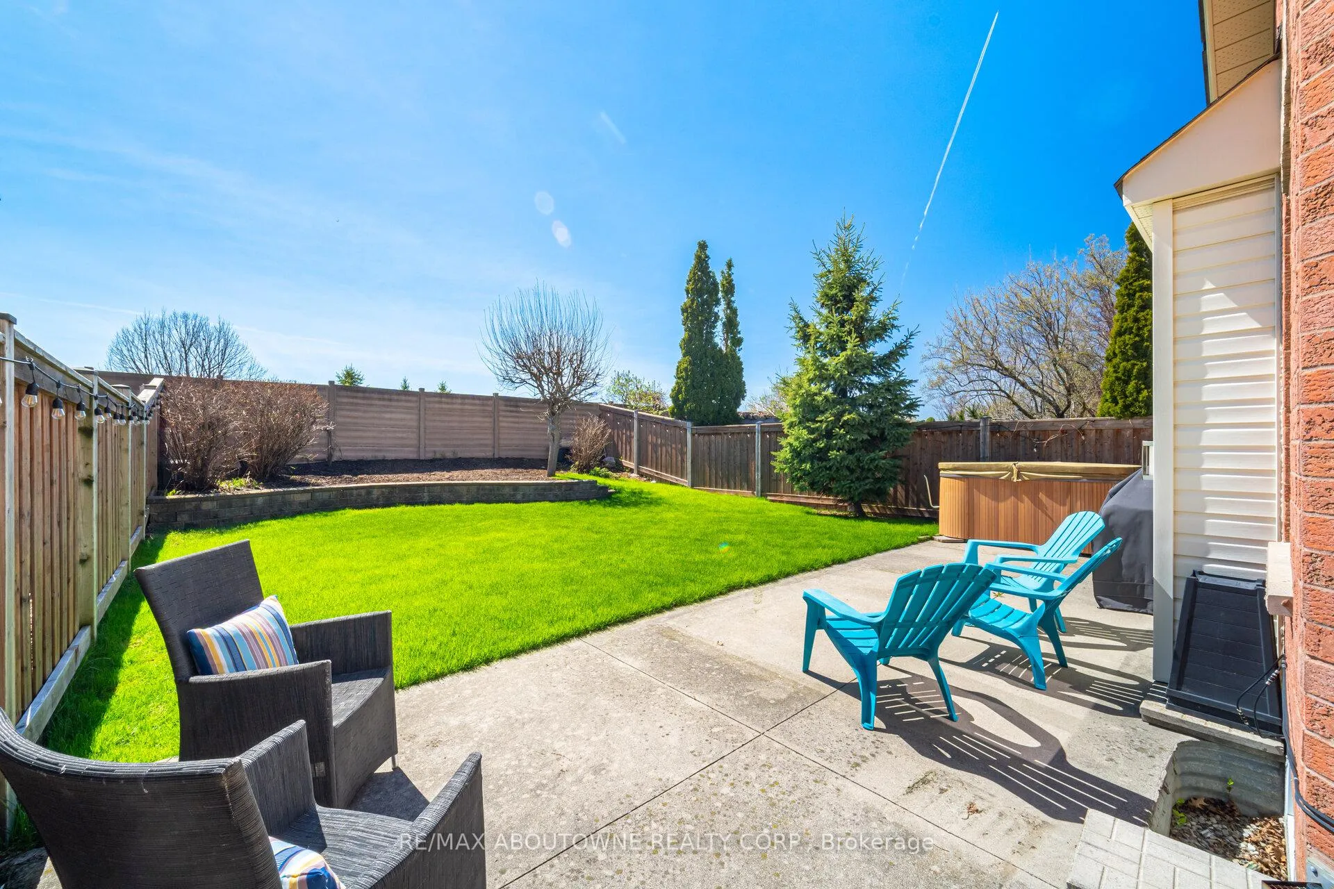 Photo 46 of 44 Banington Crescent, Brampton, Snelgrove — HOMEH