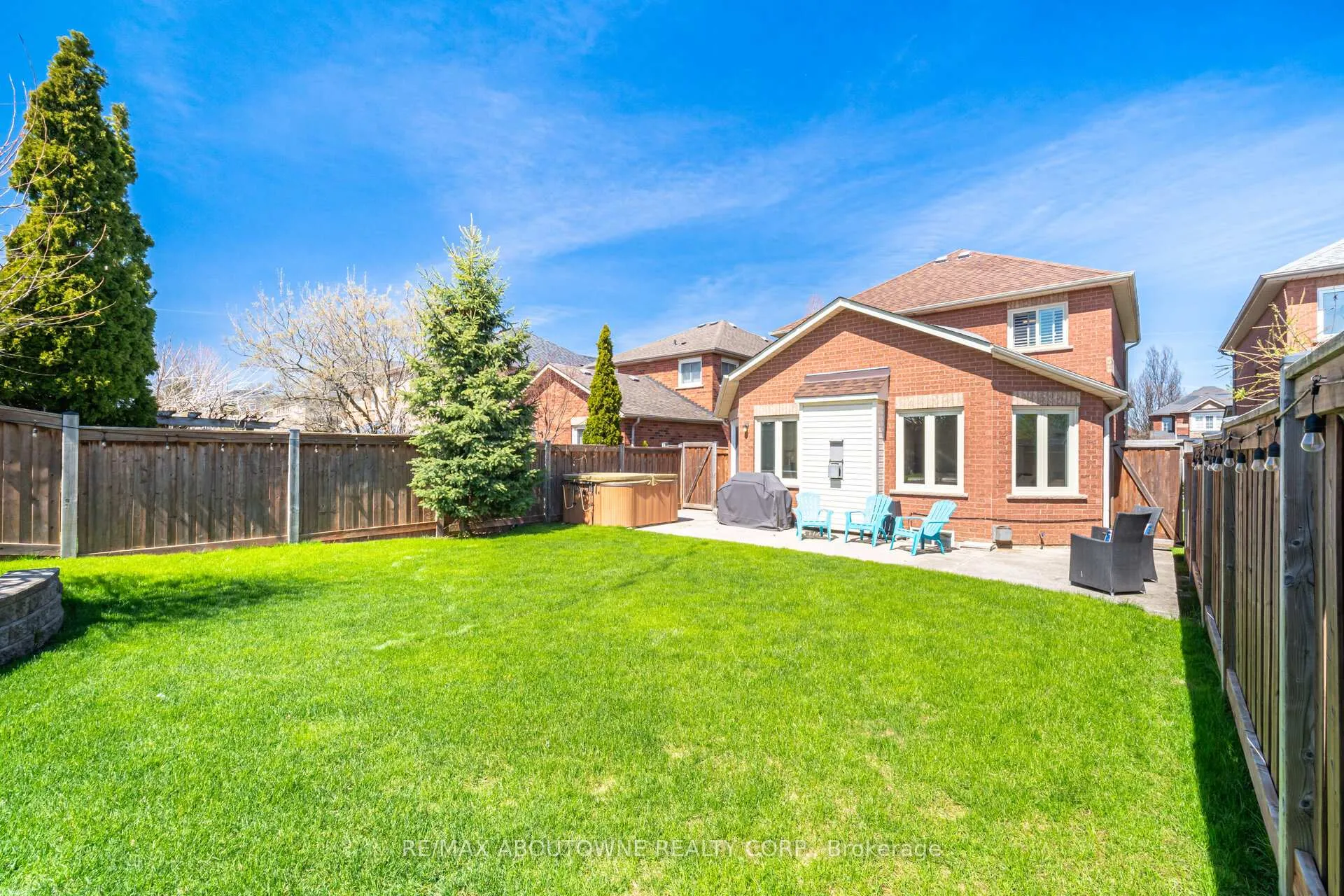 Photo 48 of 44 Banington Crescent, Brampton, Snelgrove — HOMEH