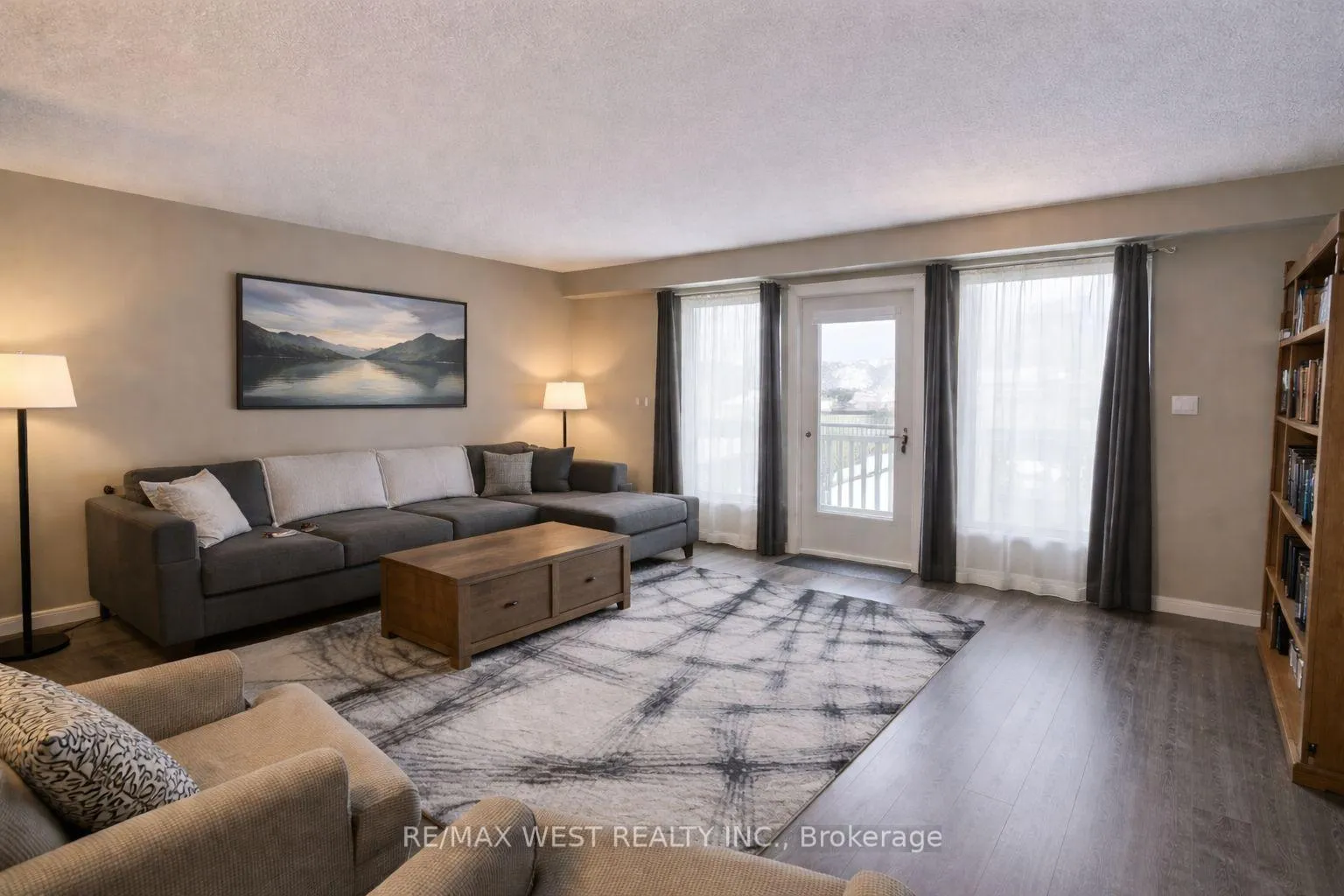 Photo 2 of 662 Balsam Crescent, Oshawa, Lakeview — HOMEH