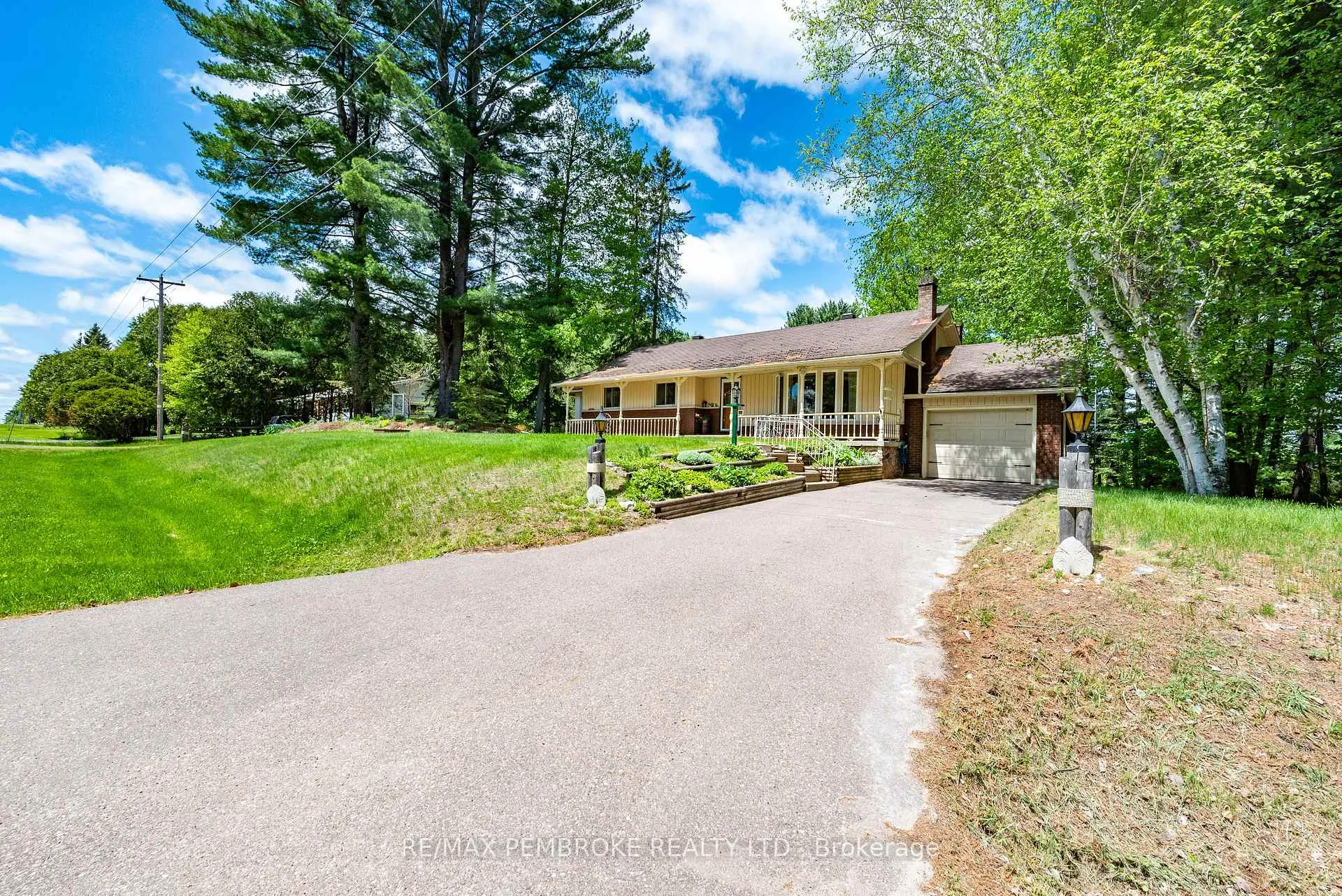 Photo 1 of 236 Witt Road, Laurentian Valley — HOMEH