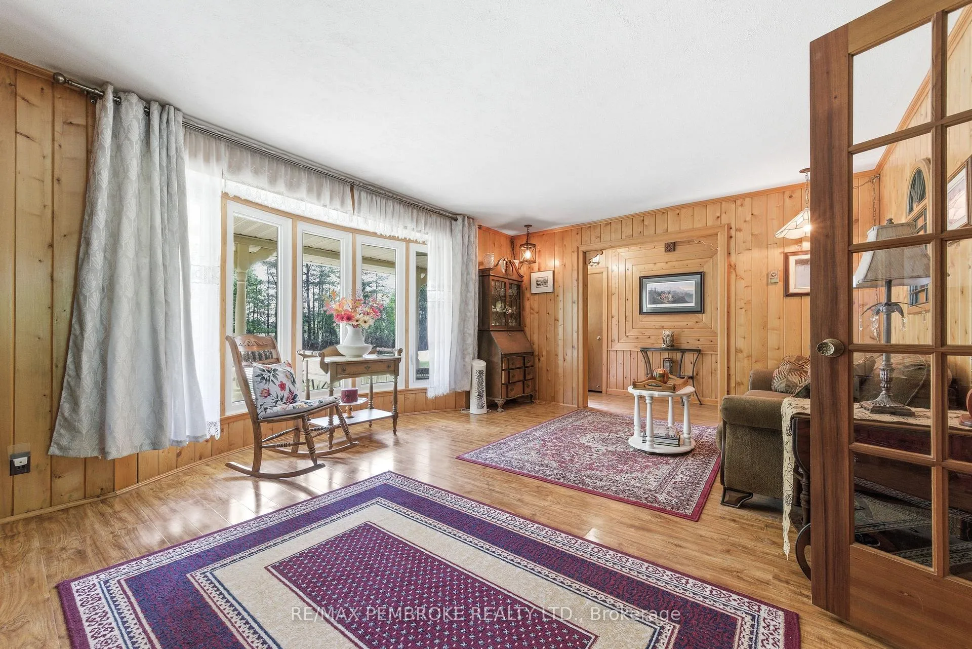 Photo 13 of 236 Witt Road, Laurentian Valley — HOMEH