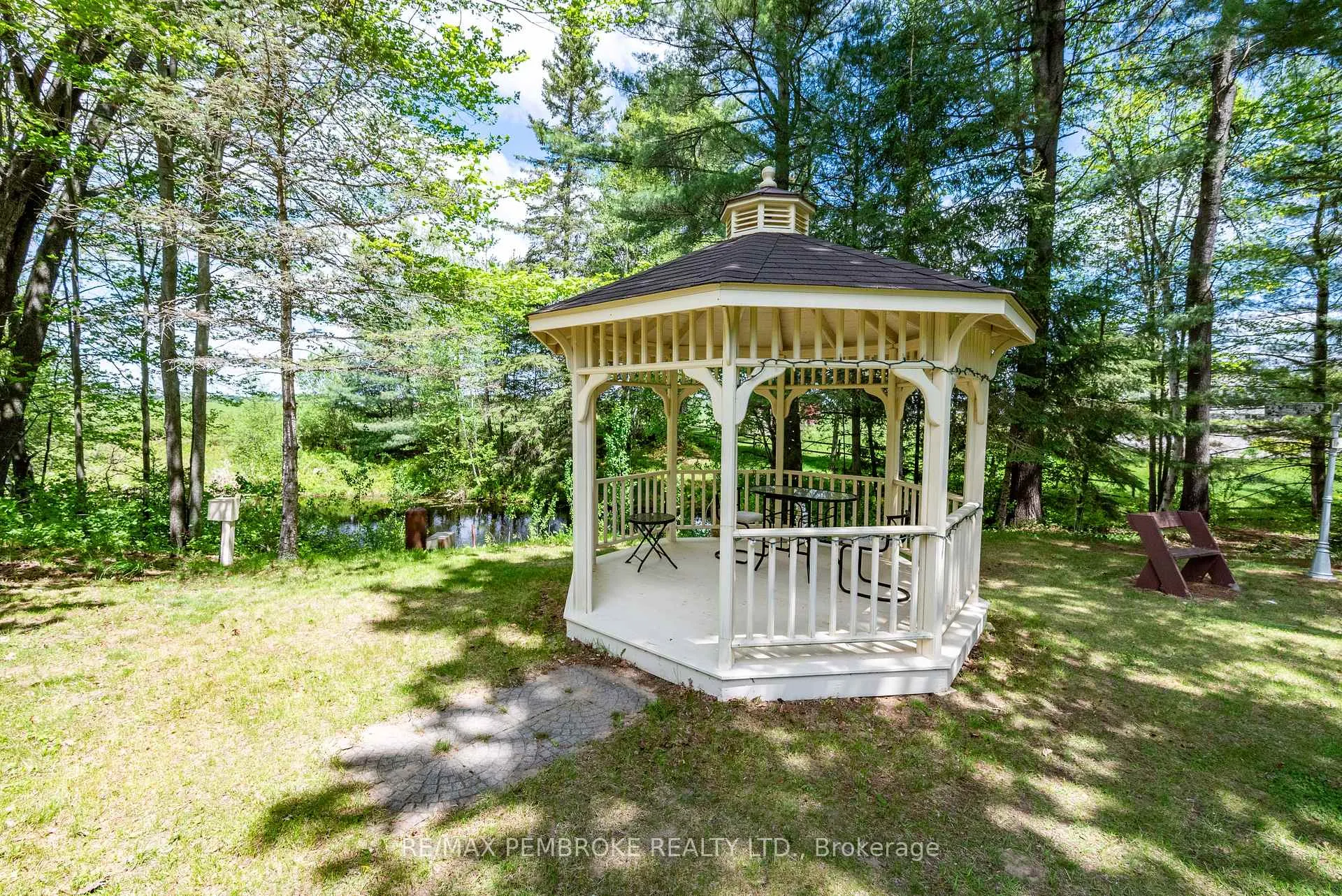 Photo 41 of 236 Witt Road, Laurentian Valley — HOMEH