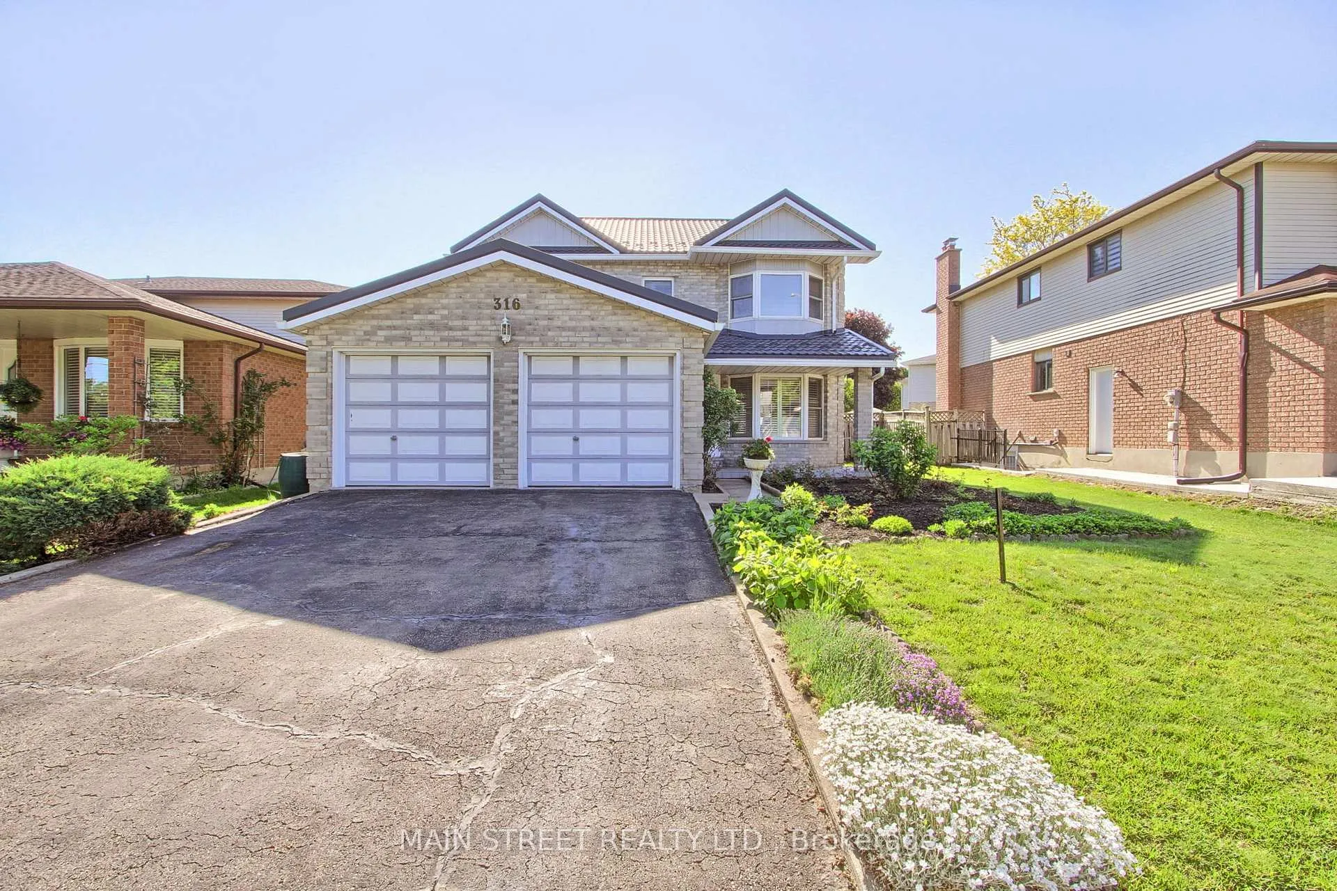 Photo 2 of 316 Biehn Drive, Kitchener — HOMEH