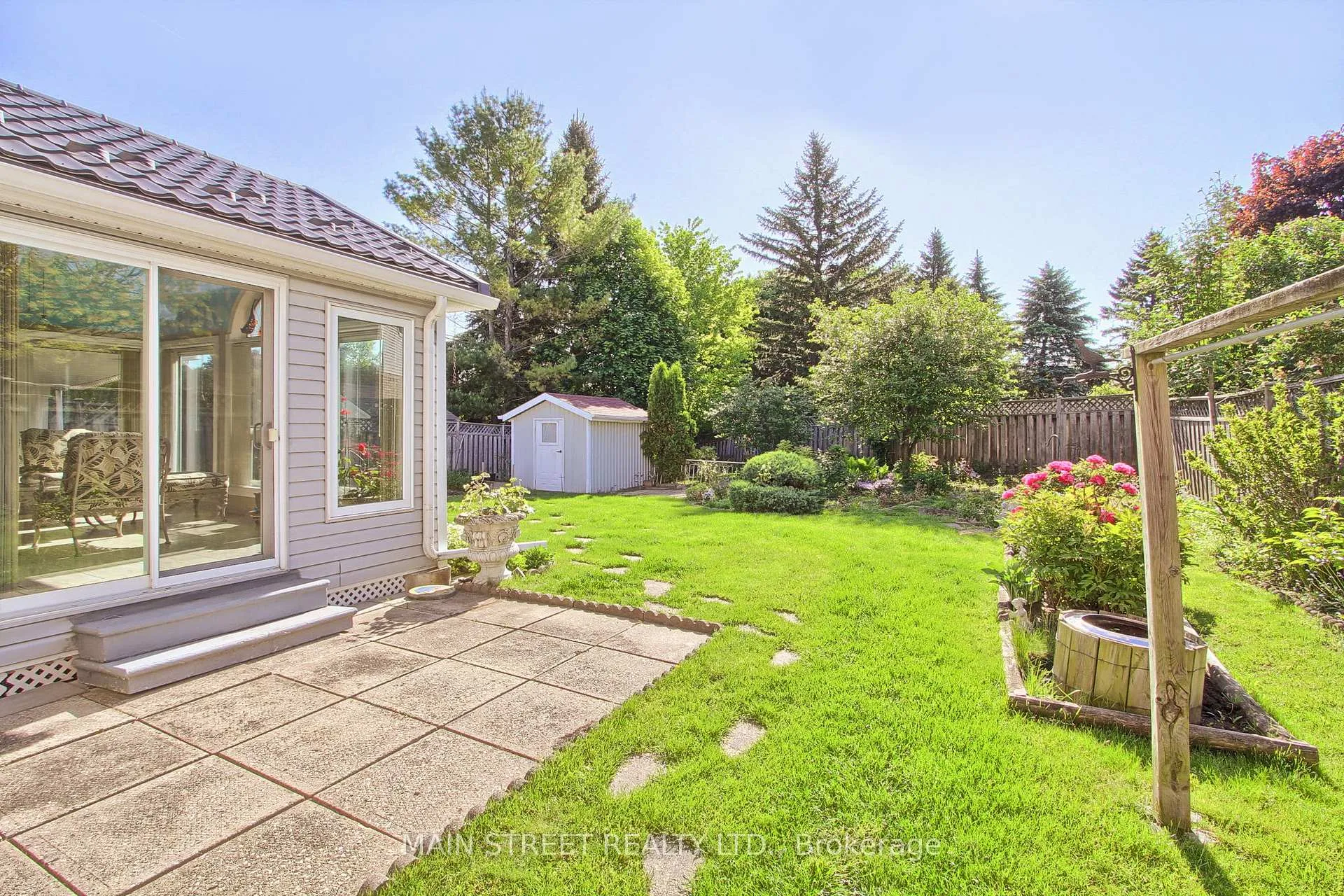 Photo 4 of 316 Biehn Drive, Kitchener — HOMEH