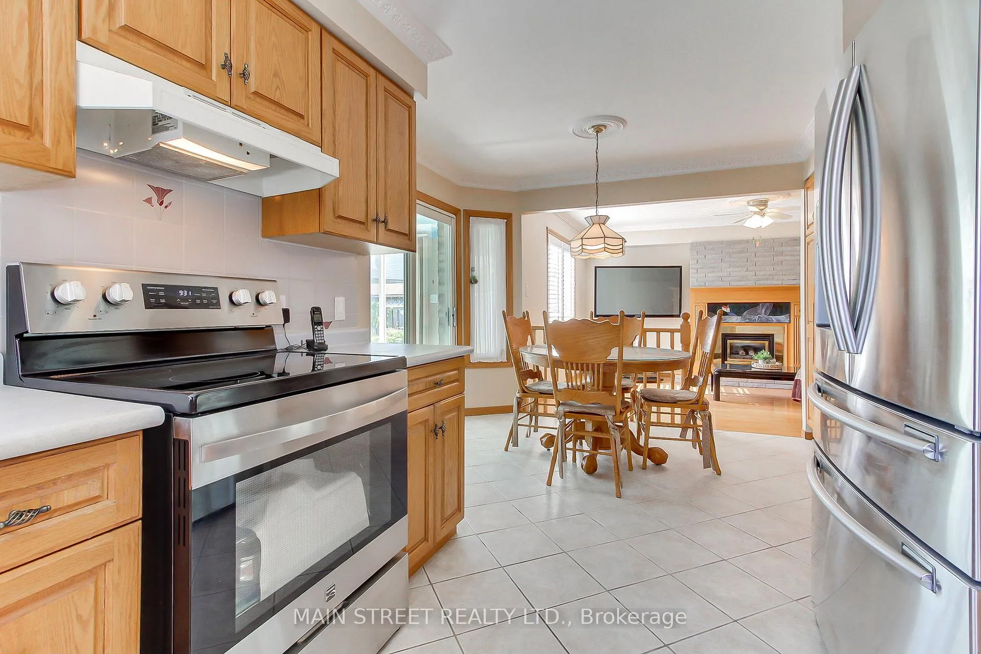 Photo 5 of 316 Biehn Drive, Kitchener — HOMEH