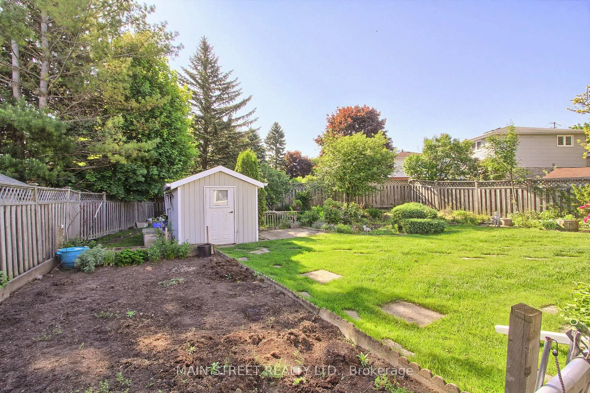 Photo 39 of 316 Biehn Drive, Kitchener — HOMEH