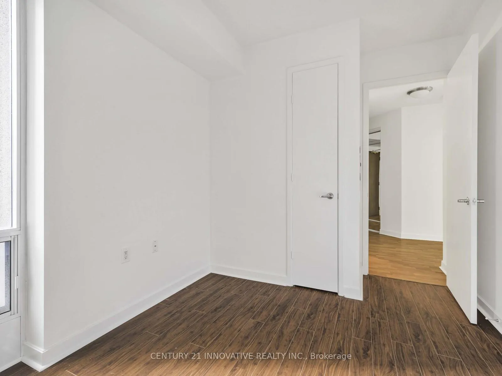 Photo 14 of Unit 805, 85 Bloor Street E, Toronto, Church-Yonge Corridor — HOMEH