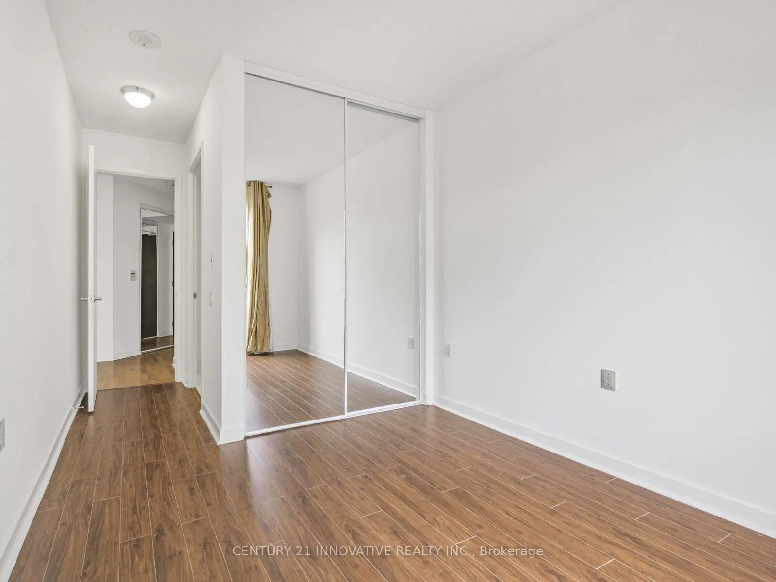Photo 17 of Unit 805, 85 Bloor Street E, Toronto, Church-Yonge Corridor — HOMEH