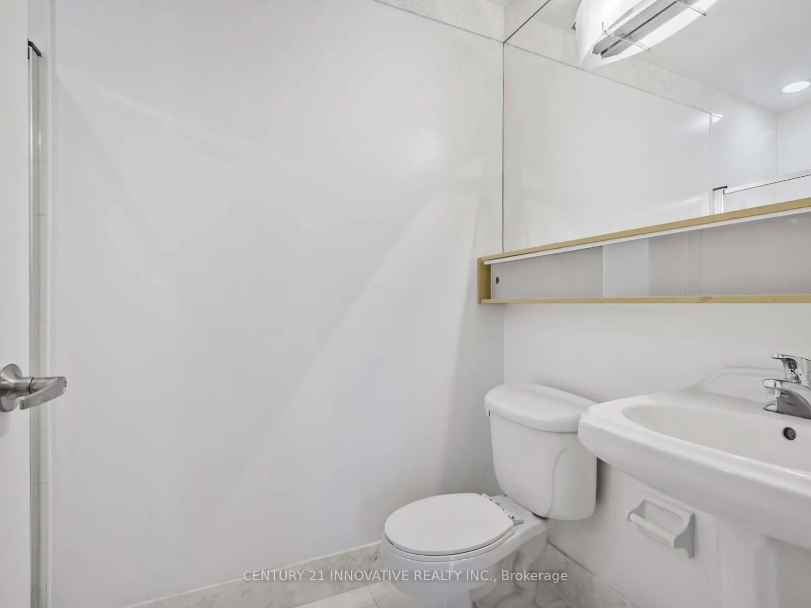Photo 19 of Unit 805, 85 Bloor Street E, Toronto, Church-Yonge Corridor — HOMEH