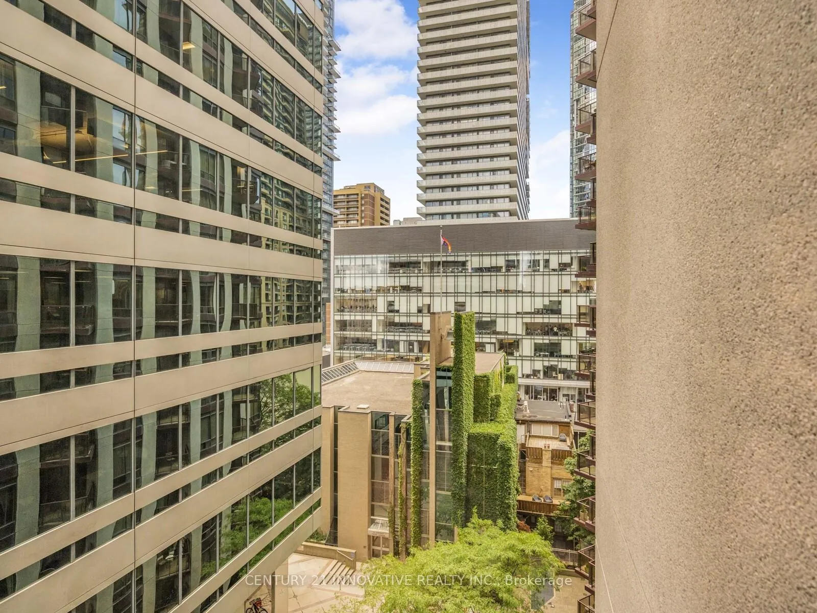 Photo 23 of Unit 805, 85 Bloor Street E, Toronto, Church-Yonge Corridor — HOMEH