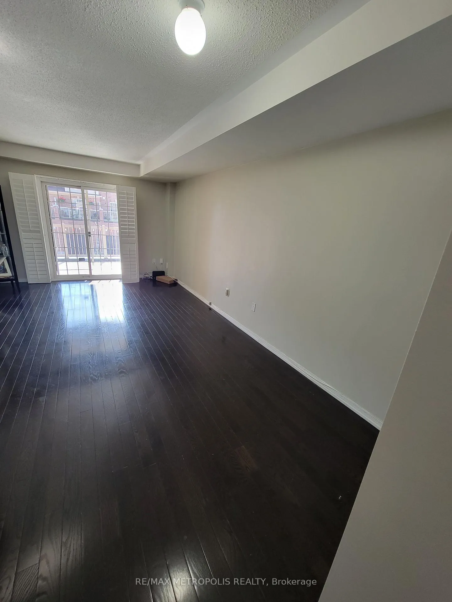 Photo 7 of 11 Valliere Drive, Markham, Berczy — HOMEH