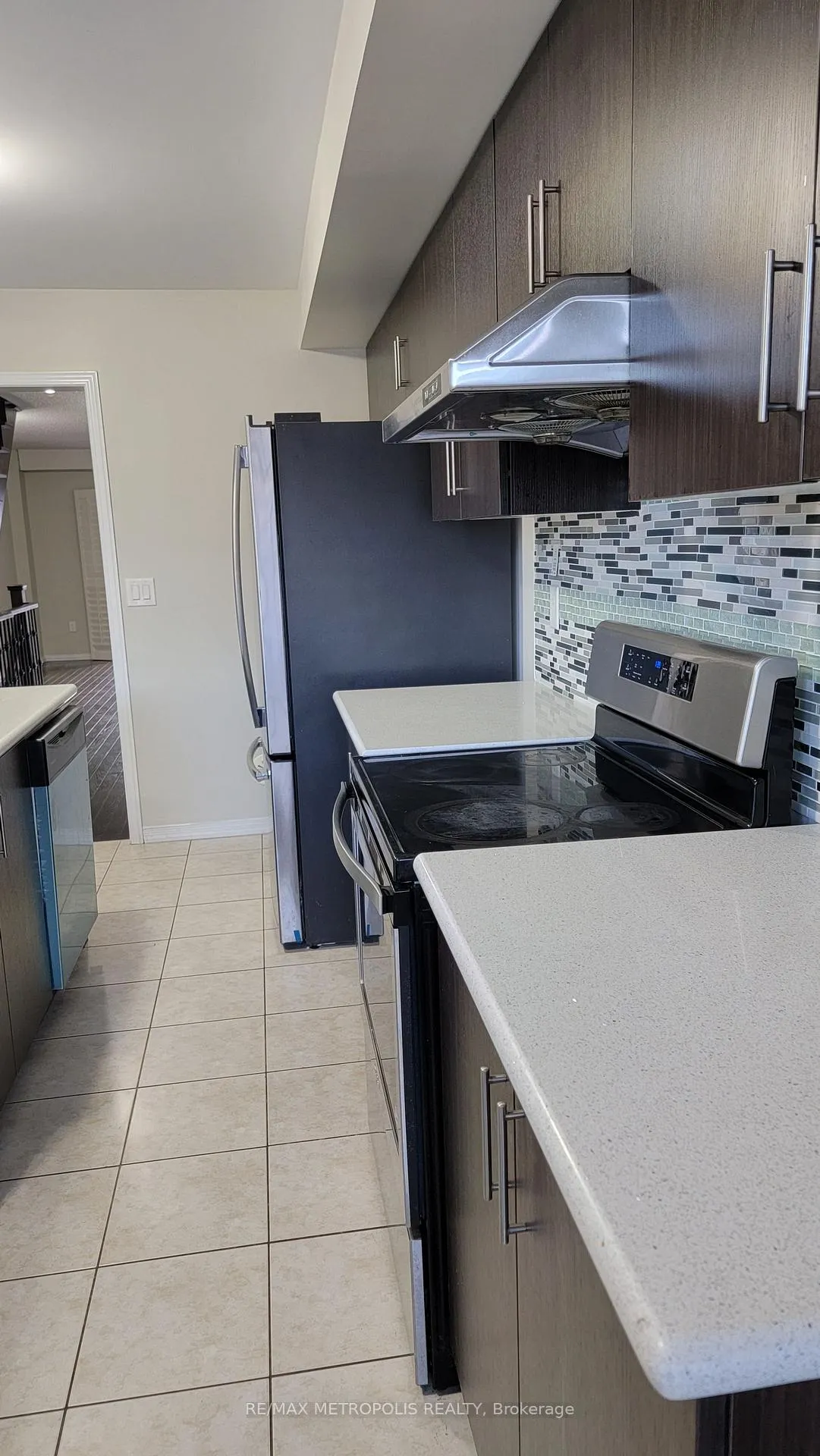 Photo 9 of 11 Valliere Drive, Markham, Berczy — HOMEH