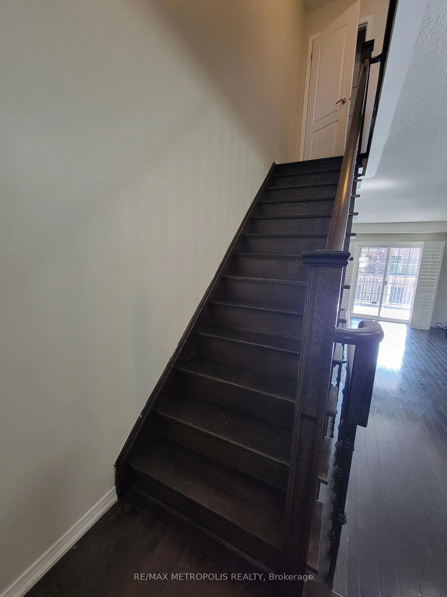 Photo 10 of 11 Valliere Drive, Markham, Berczy — HOMEH