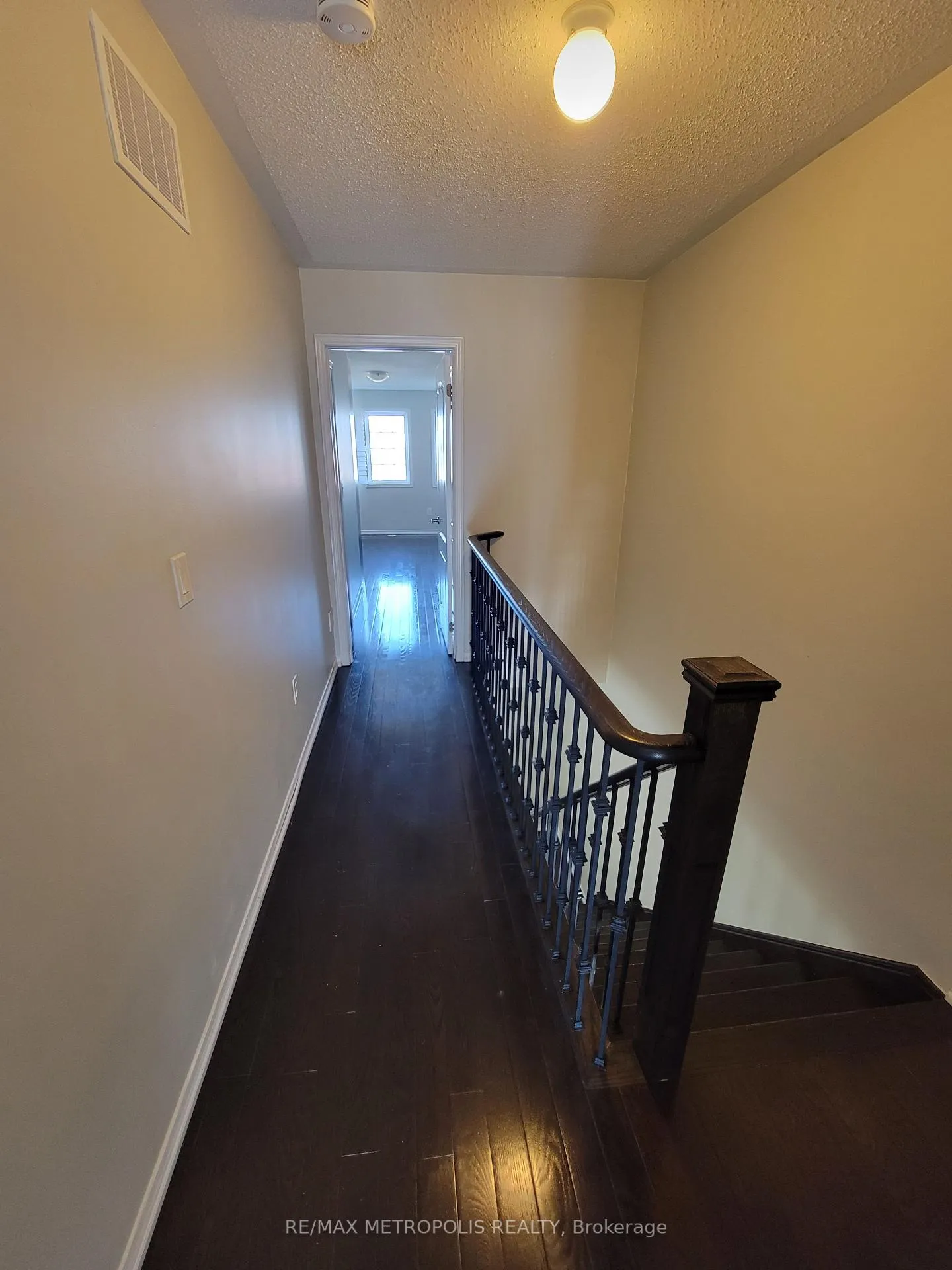 Photo 12 of 11 Valliere Drive, Markham, Berczy — HOMEH