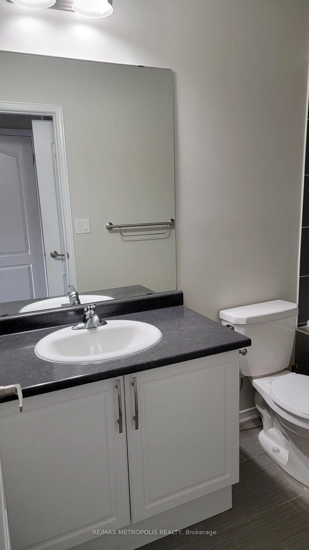 Photo 16 of 11 Valliere Drive, Markham, Berczy — HOMEH