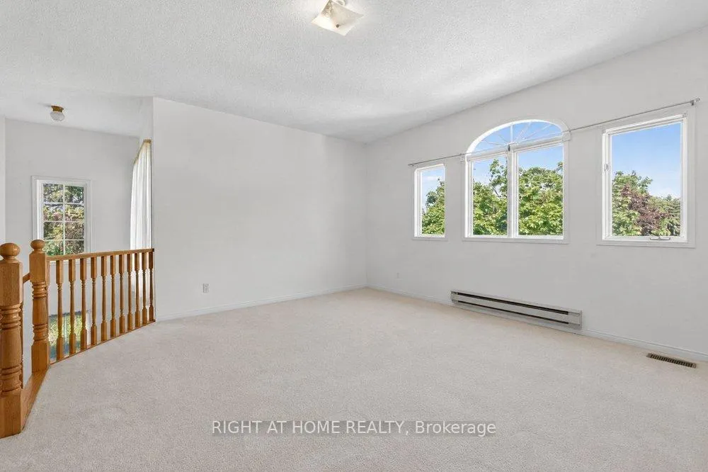 Photo 13 of 130 Eagleridge Drive, Brampton, Sandringham-Wellington — HOMEH
