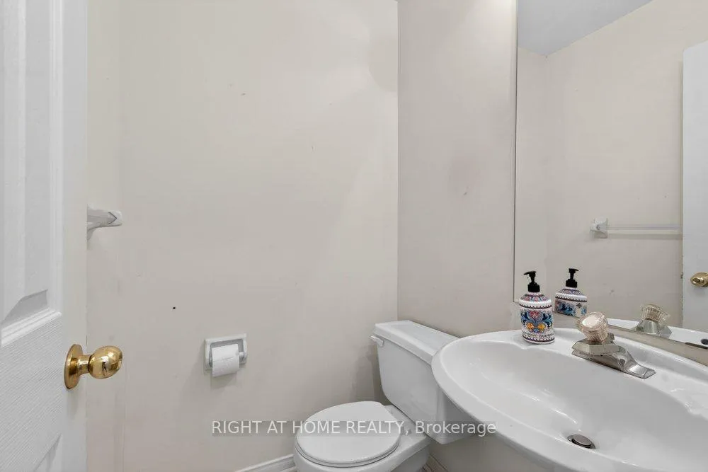 Photo 16 of 130 Eagleridge Drive, Brampton, Sandringham-Wellington — HOMEH