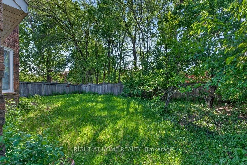 Photo 25 of 130 Eagleridge Drive, Brampton, Sandringham-Wellington — HOMEH