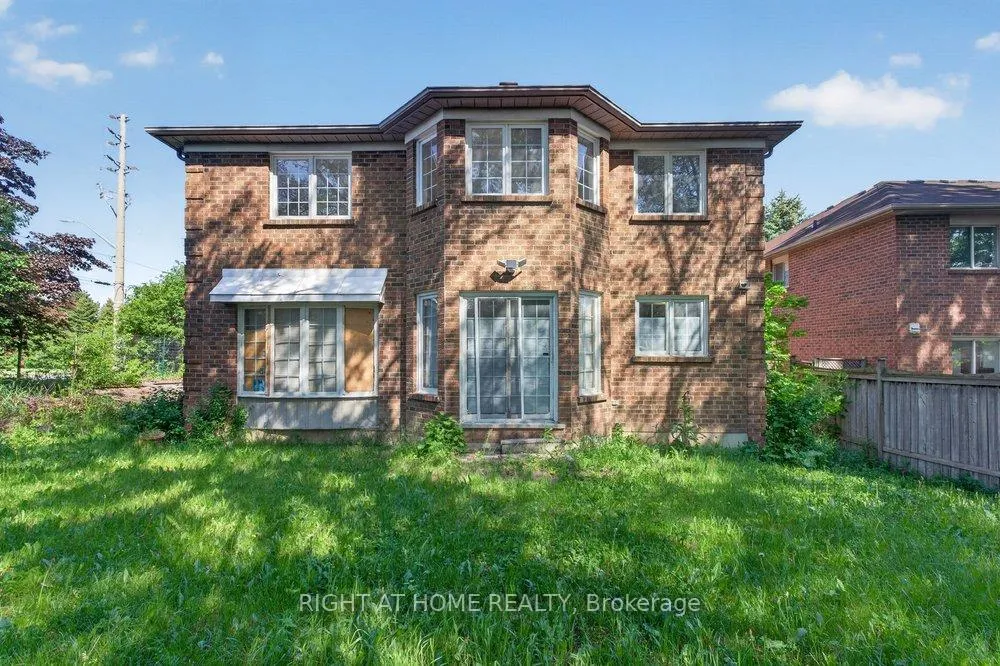 Photo 26 of 130 Eagleridge Drive, Brampton, Sandringham-Wellington — HOMEH