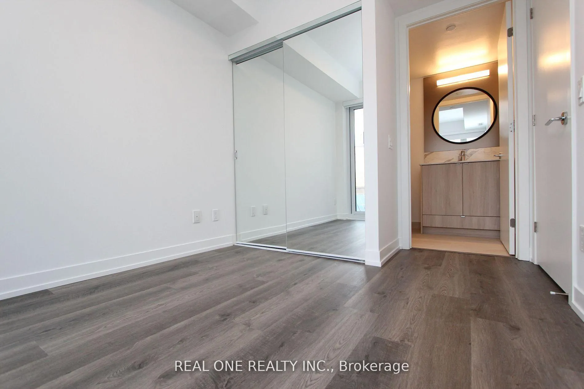 Photo 7 of Unit 1006, 771 Yonge Street, Toronto, Rosedale-Moore Park — HOMEH