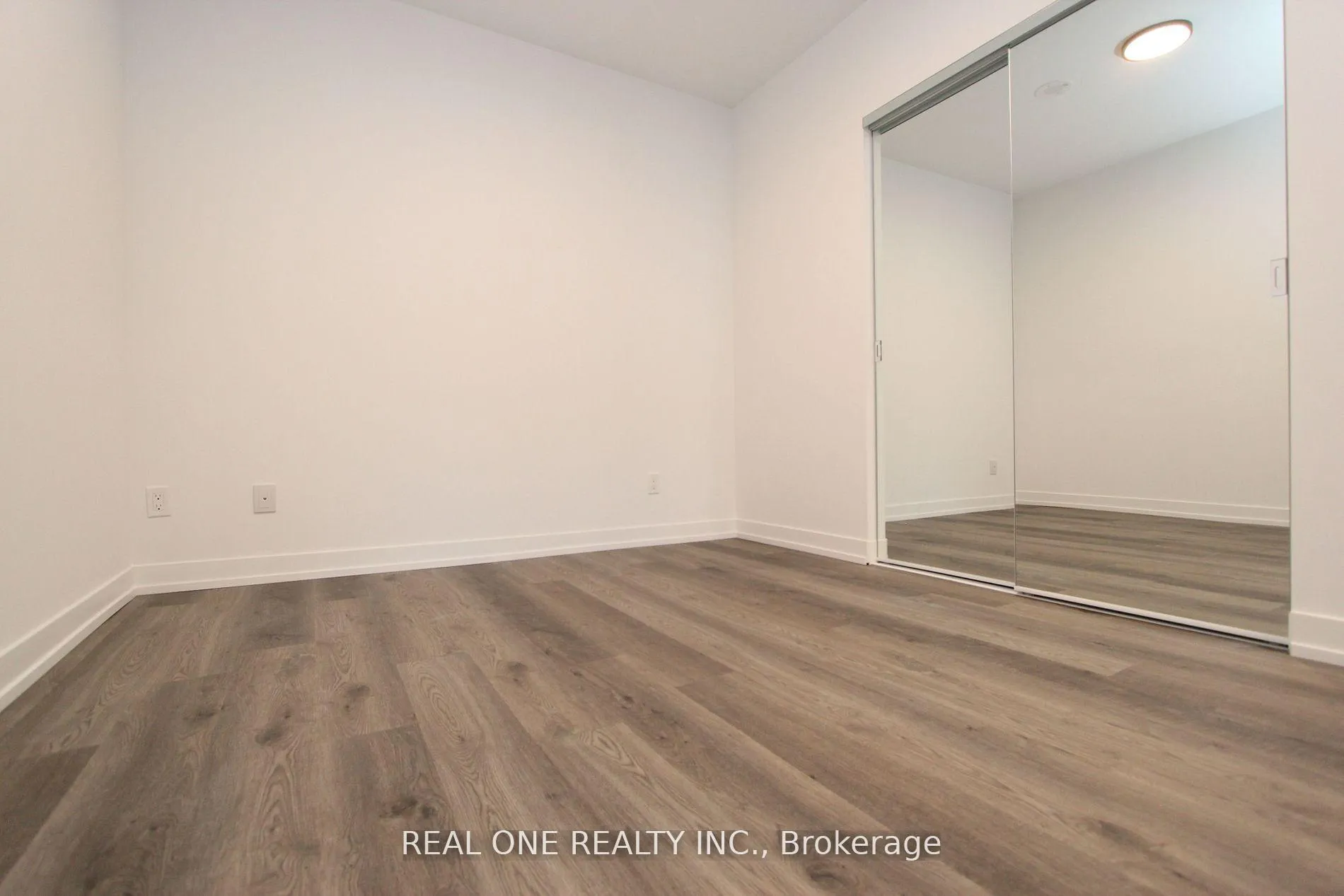 Photo 8 of Unit 1006, 771 Yonge Street, Toronto, Rosedale-Moore Park — HOMEH