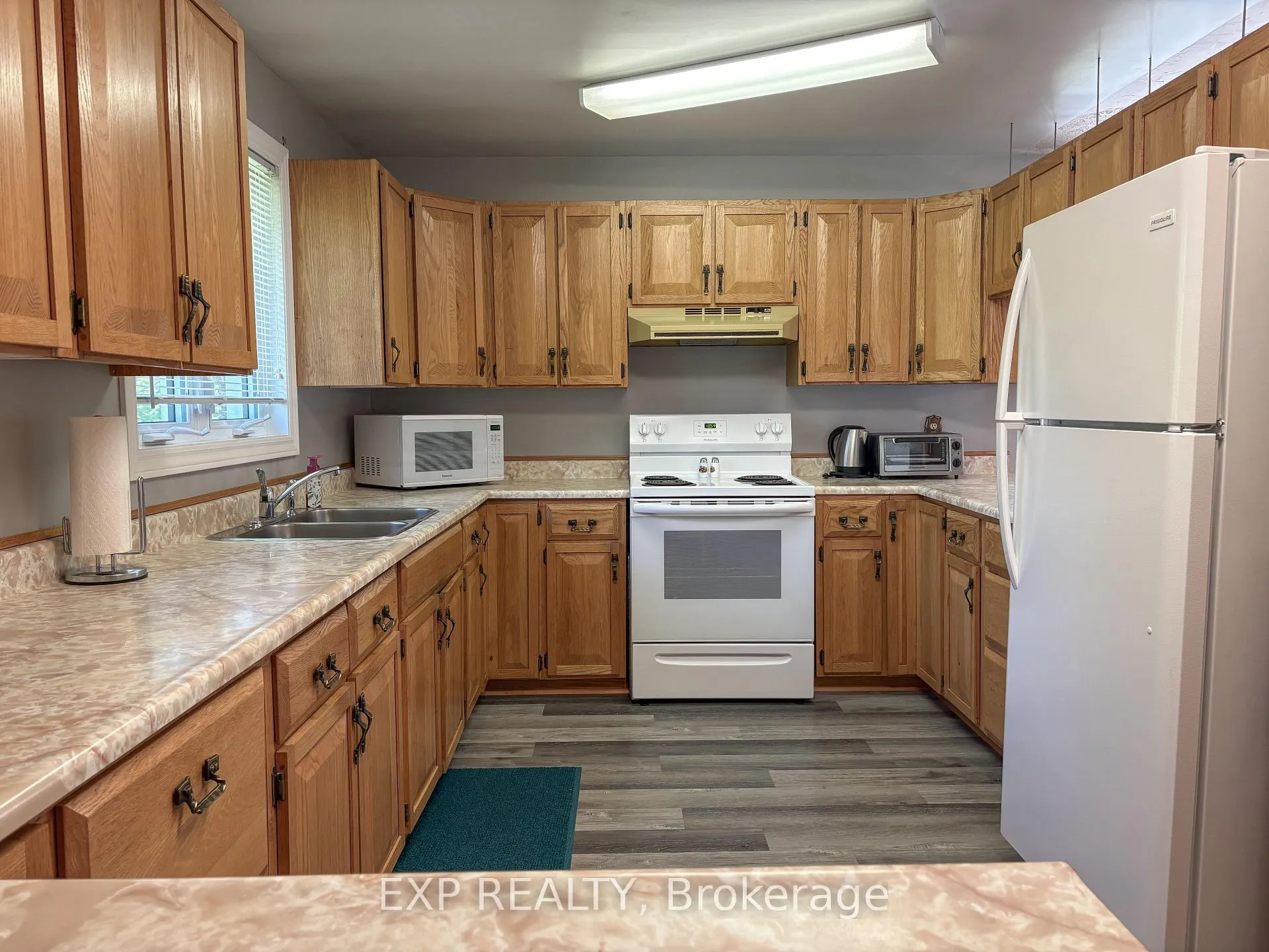 Photo 9 of 426 Sidney Avenue, Renfrew — HOMEH