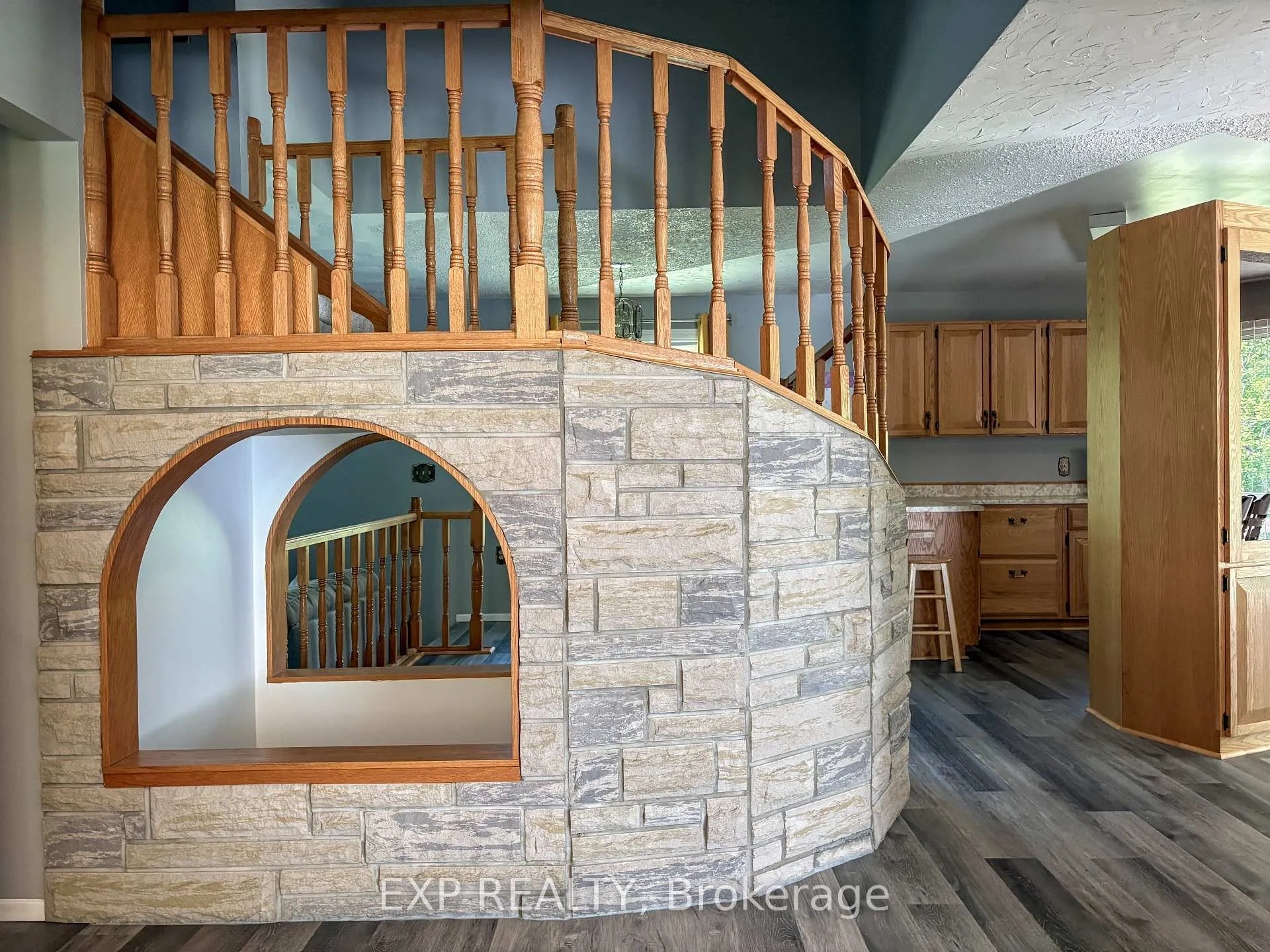 Photo 13 of 426 Sidney Avenue, Renfrew — HOMEH