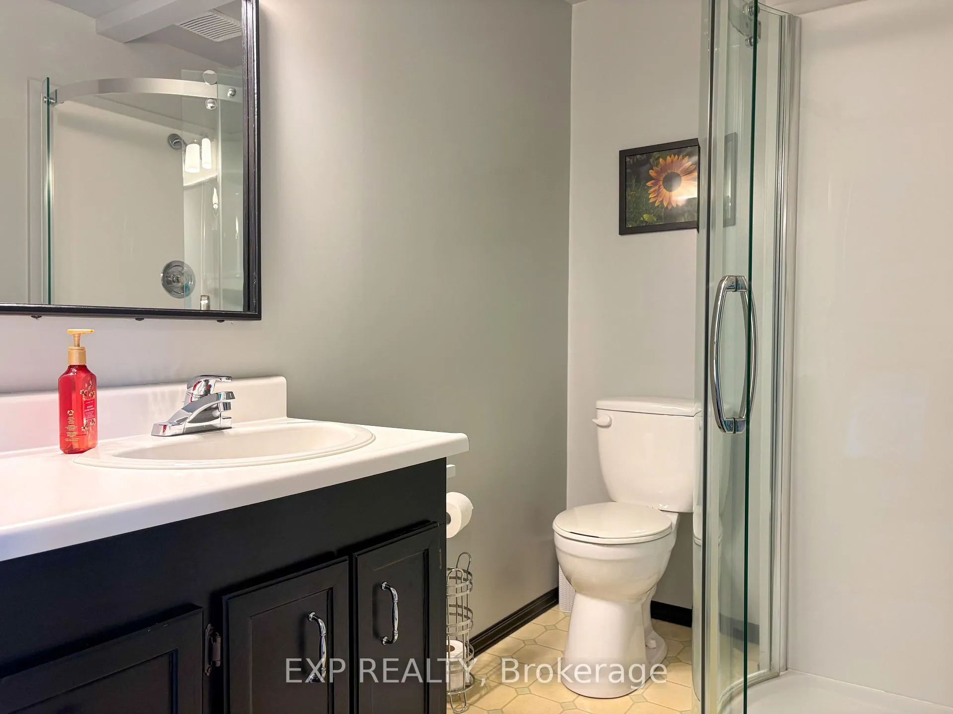 Photo 18 of 426 Sidney Avenue, Renfrew — HOMEH