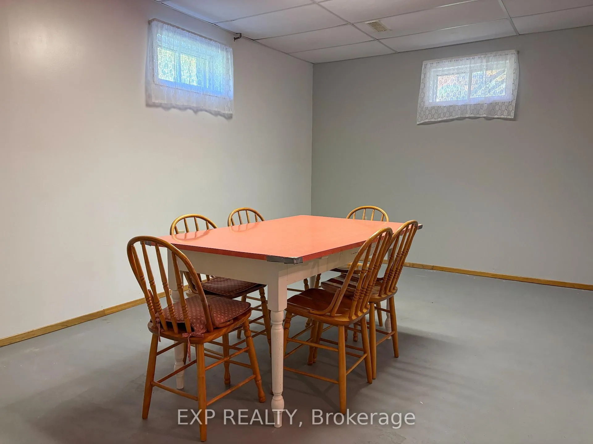 Photo 21 of 426 Sidney Avenue, Renfrew — HOMEH
