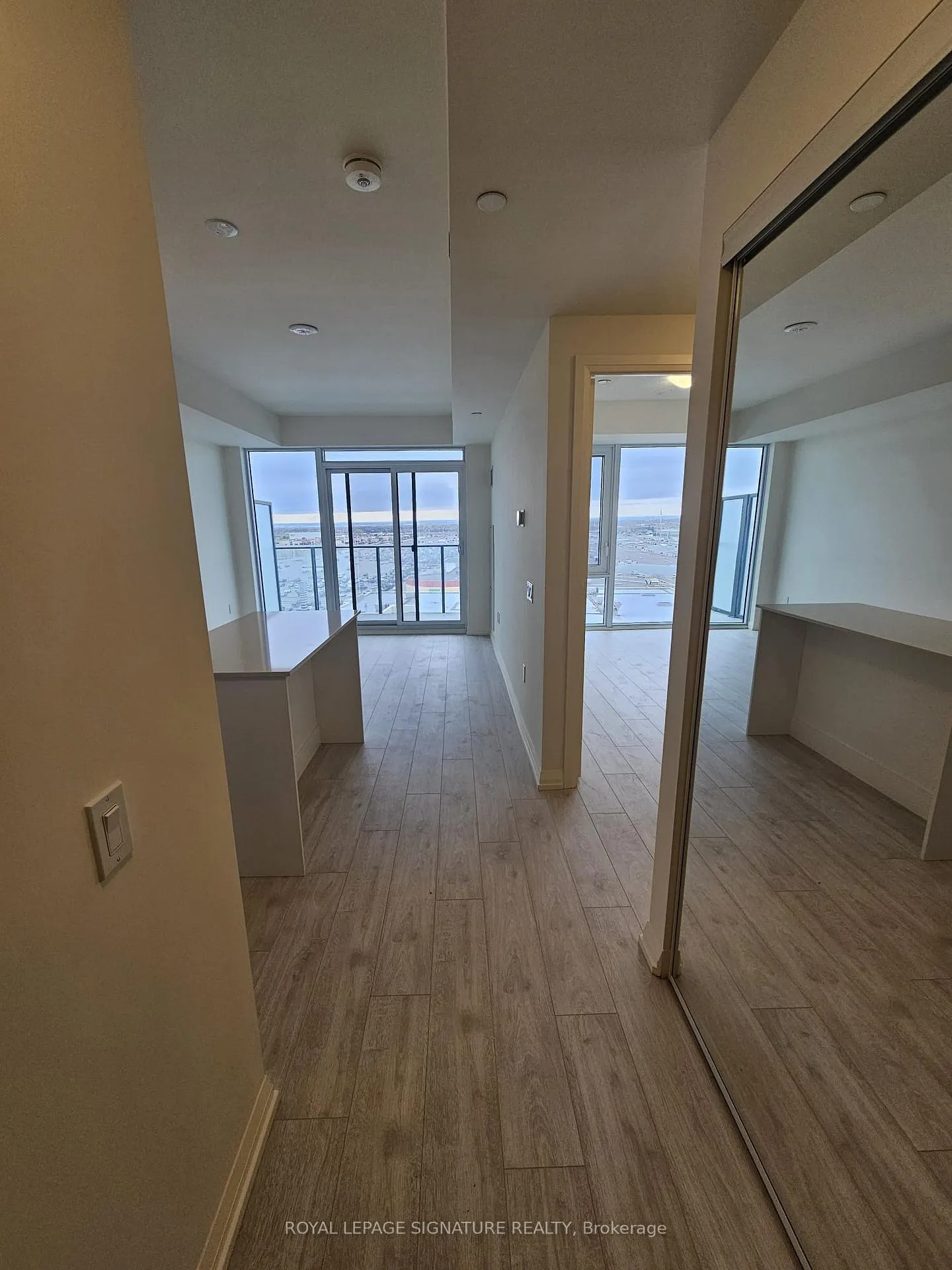 Photo 2 of Unit 2207, 27 Korda Gate, Vaughan, Vellore Village — HOMEH