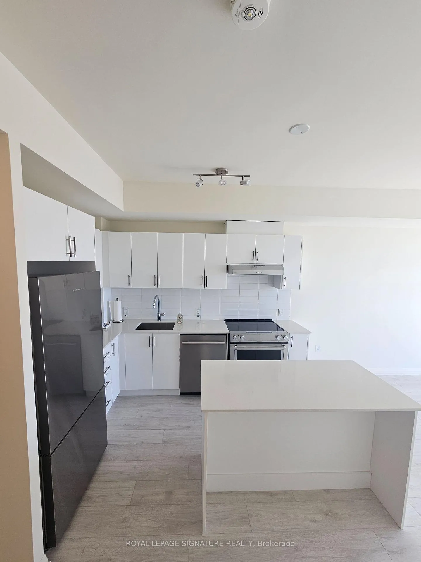 Photo 27 of Unit 2207, 27 Korda Gate, Vaughan, Vellore Village — HOMEH