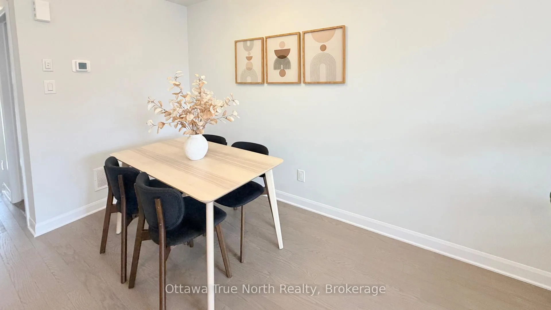 Photo 5 of 230 Invention Boulevard, Ottawa, Kanata - Morgan's Grant/South March — HOMEH