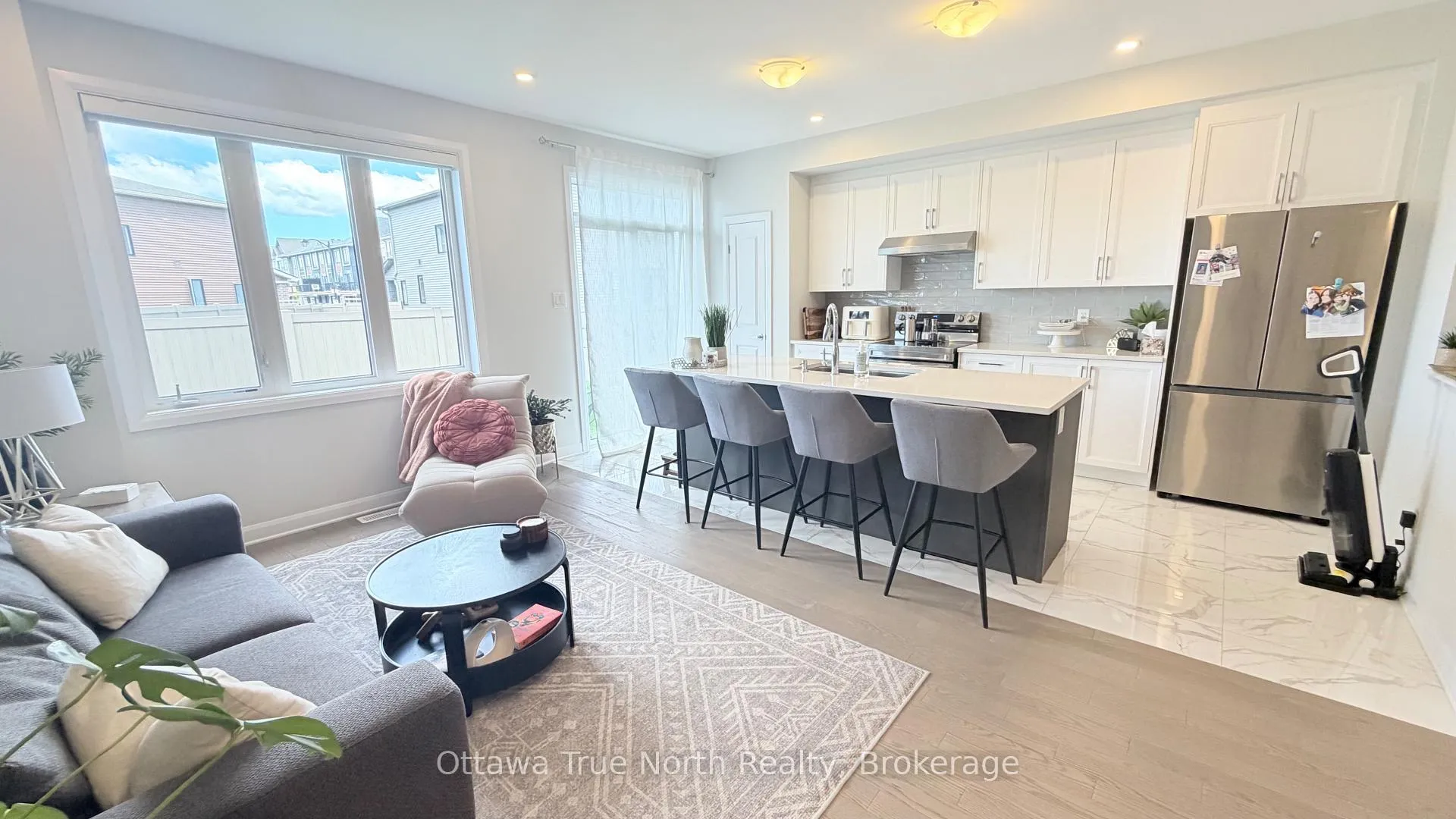 Photo 6 of 230 Invention Boulevard, Ottawa, Kanata - Morgan's Grant/South March — HOMEH