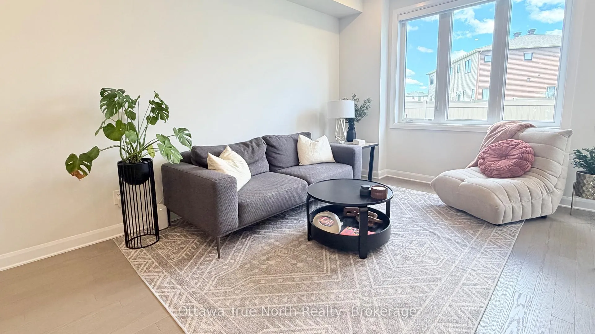Photo 9 of 230 Invention Boulevard, Ottawa, Kanata - Morgan's Grant/South March — HOMEH