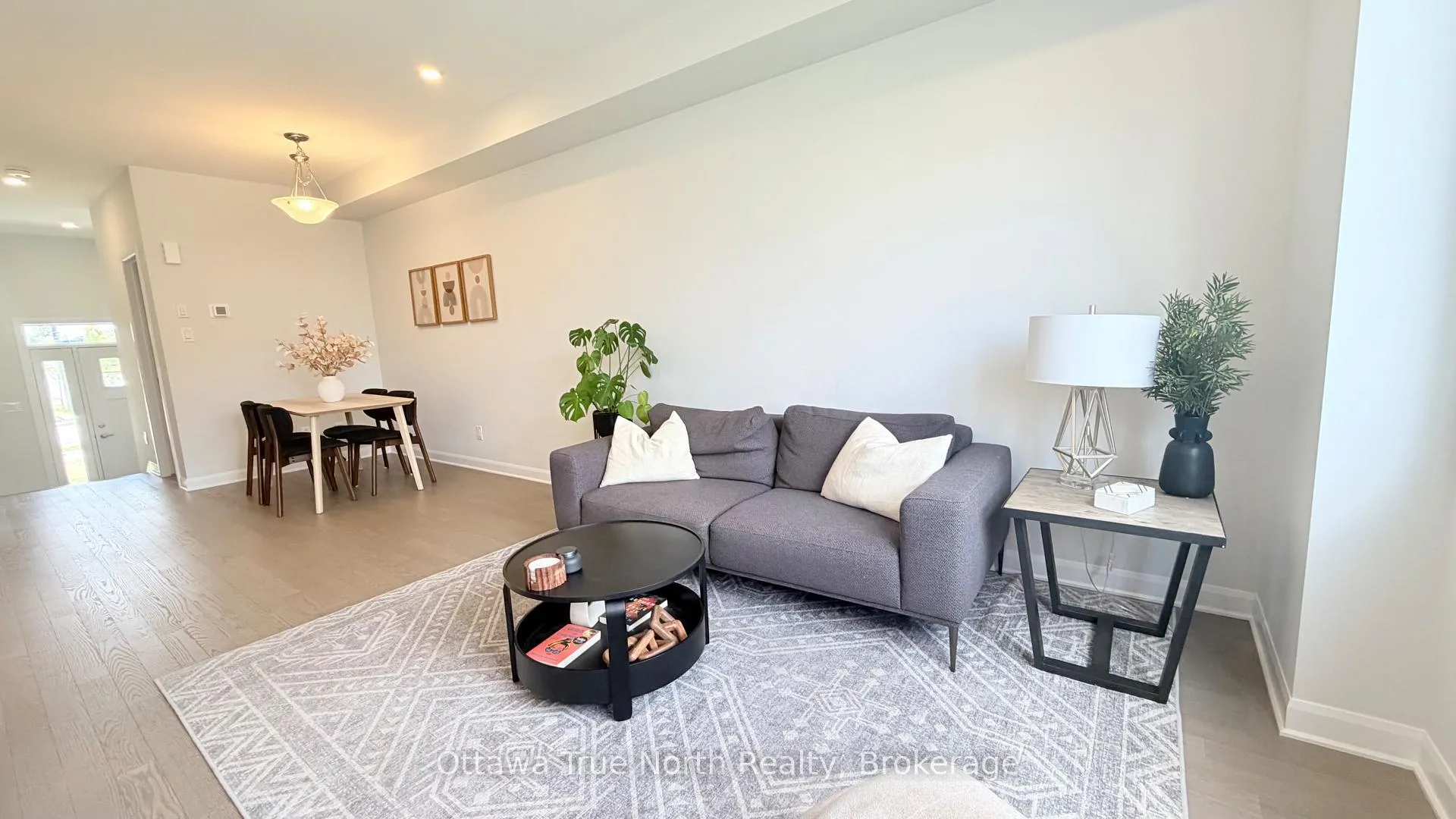 Photo 10 of 230 Invention Boulevard, Ottawa, Kanata - Morgan's Grant/South March — HOMEH