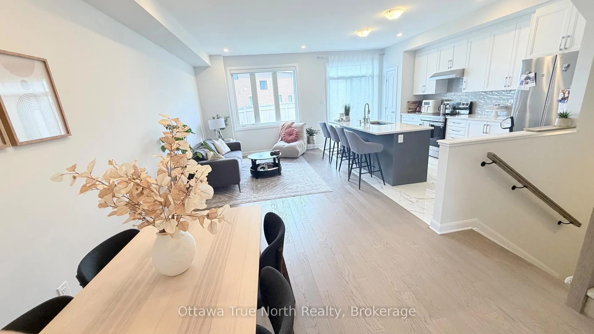 Photo 12 of 230 Invention Boulevard, Ottawa, Kanata - Morgan's Grant/South March — HOMEH