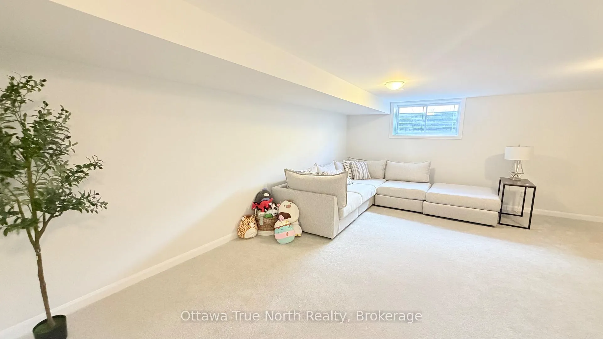 Photo 20 of 230 Invention Boulevard, Ottawa, Kanata - Morgan's Grant/South March — HOMEH