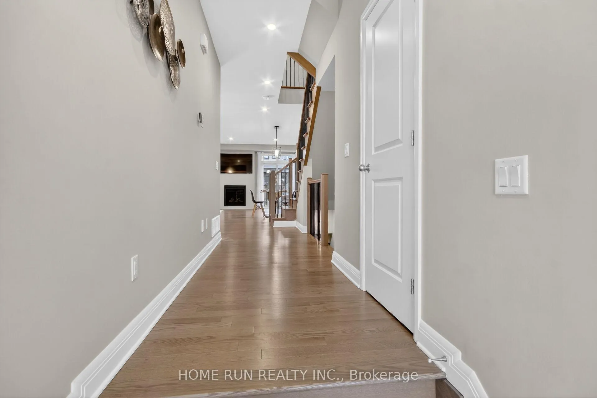 Photo 5 of 308 Wigwas Street, Ottawa, CFB Rockcliffe and Area — HOMEH