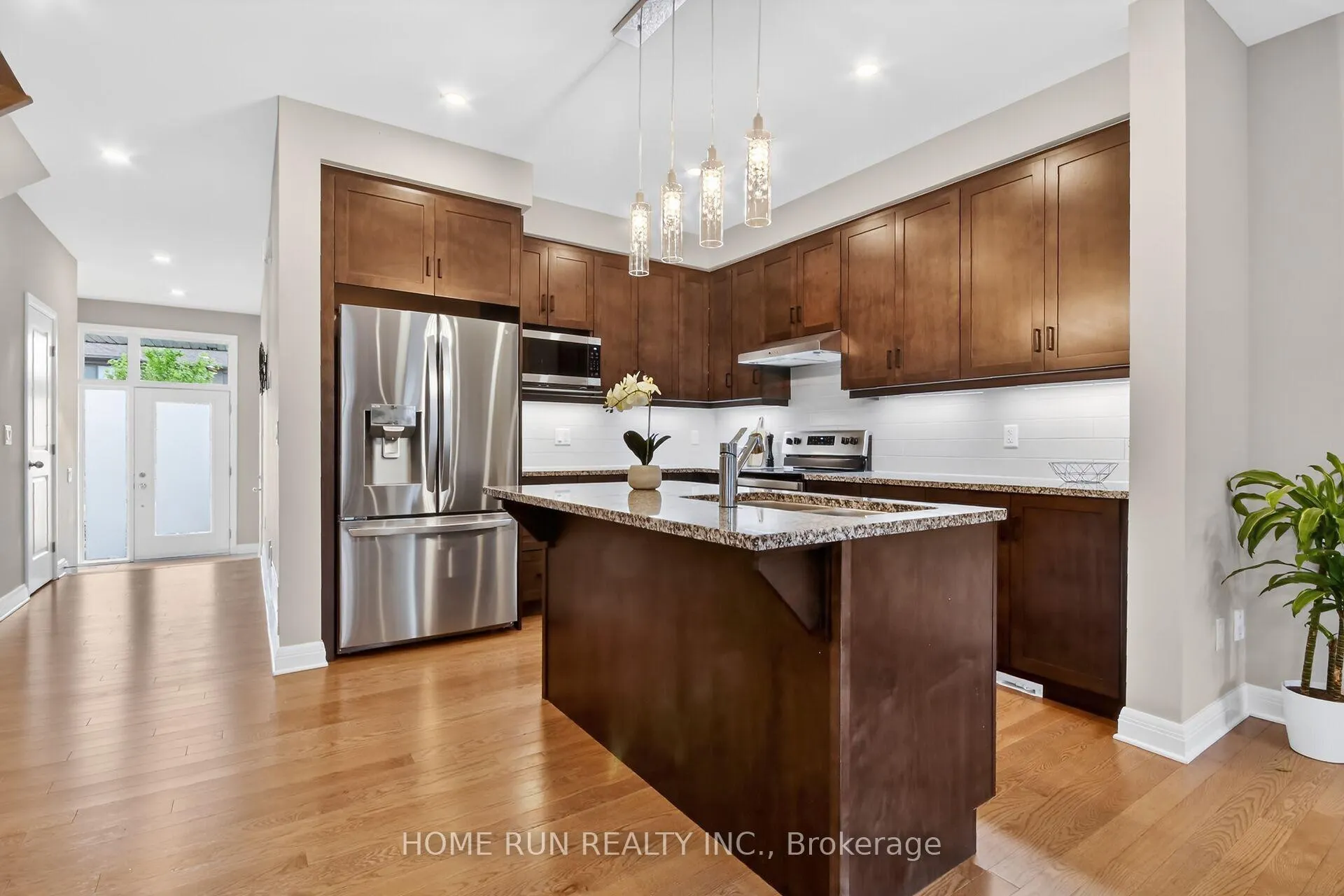 Photo 9 of 308 Wigwas Street, Ottawa, CFB Rockcliffe and Area — HOMEH