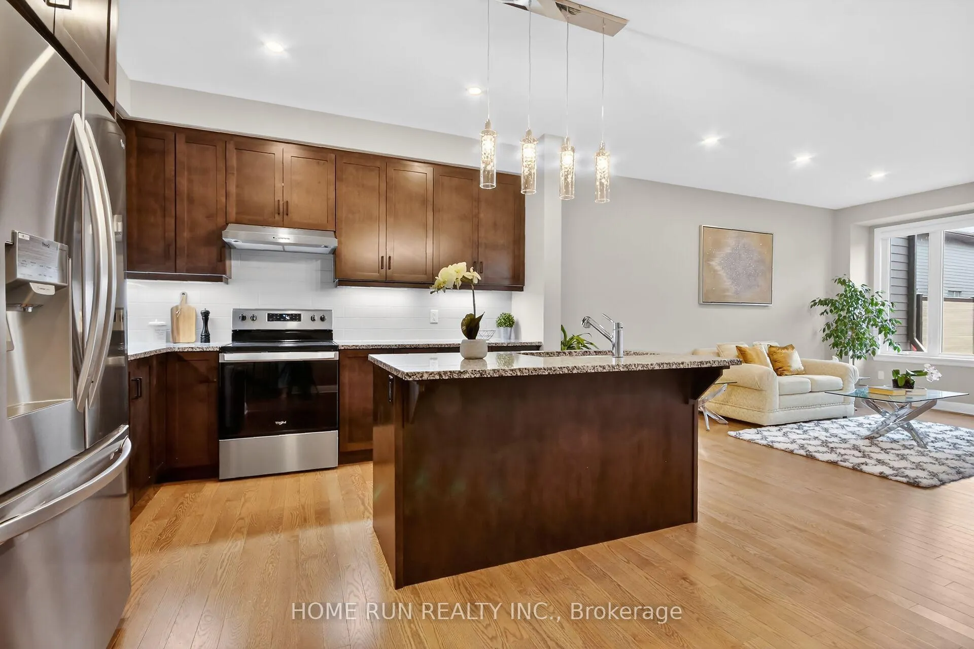 Photo 13 of 308 Wigwas Street, Ottawa, CFB Rockcliffe and Area — HOMEH