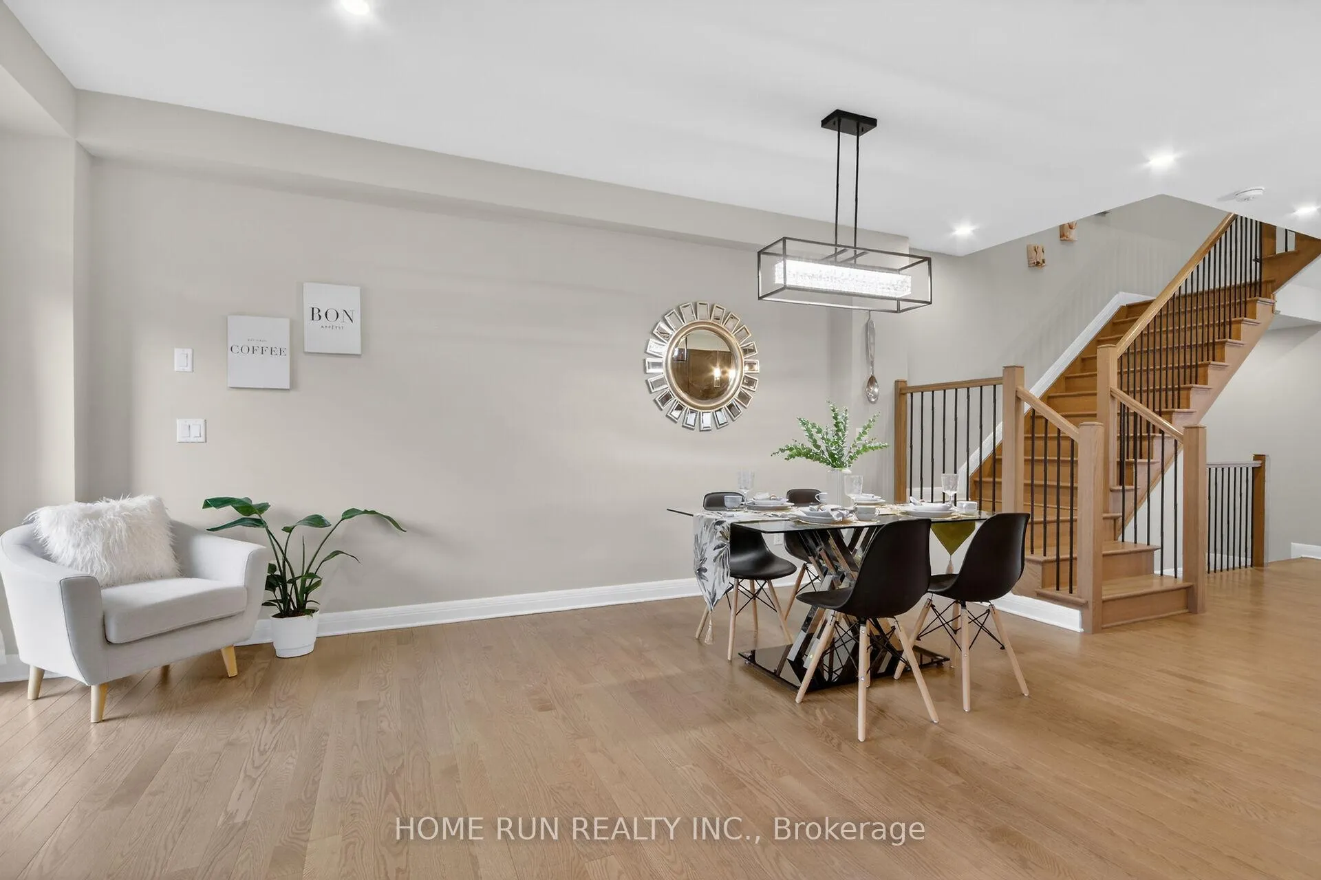 Photo 18 of 308 Wigwas Street, Ottawa, CFB Rockcliffe and Area — HOMEH