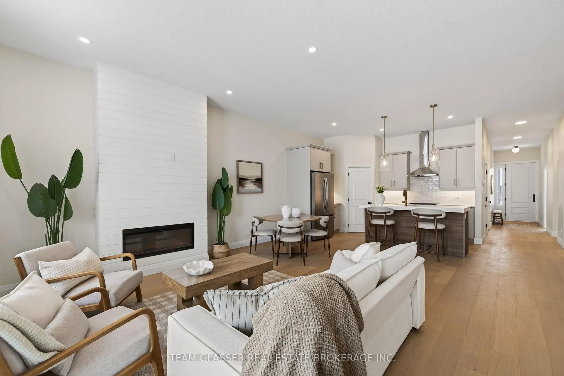 Photo 8 of 22 Dearing Drive, Lambton Shores, Grand Bend — HOMEH