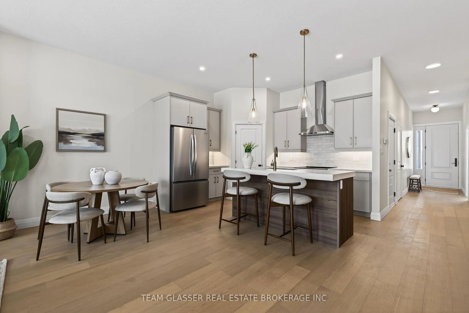Photo 15 of 22 Dearing Drive, Lambton Shores, Grand Bend — HOMEH