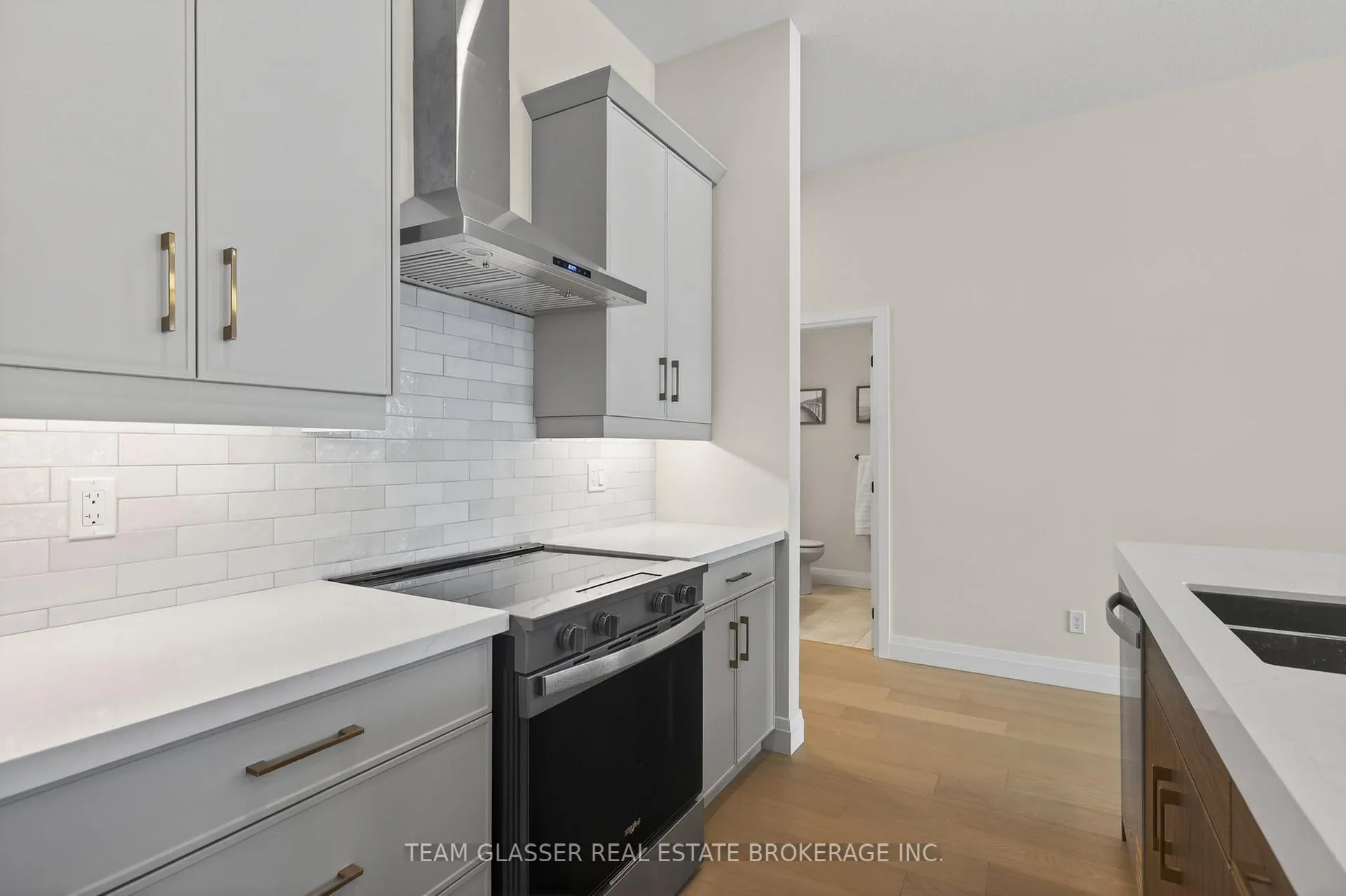 Photo 18 of 22 Dearing Drive, Lambton Shores, Grand Bend — HOMEH